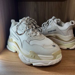 Balenciaga Triple S white size 38